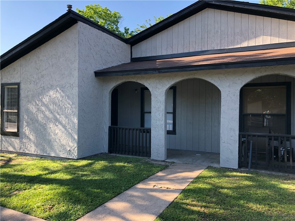 College Station Condo: 1525 Pine Ridge Drive