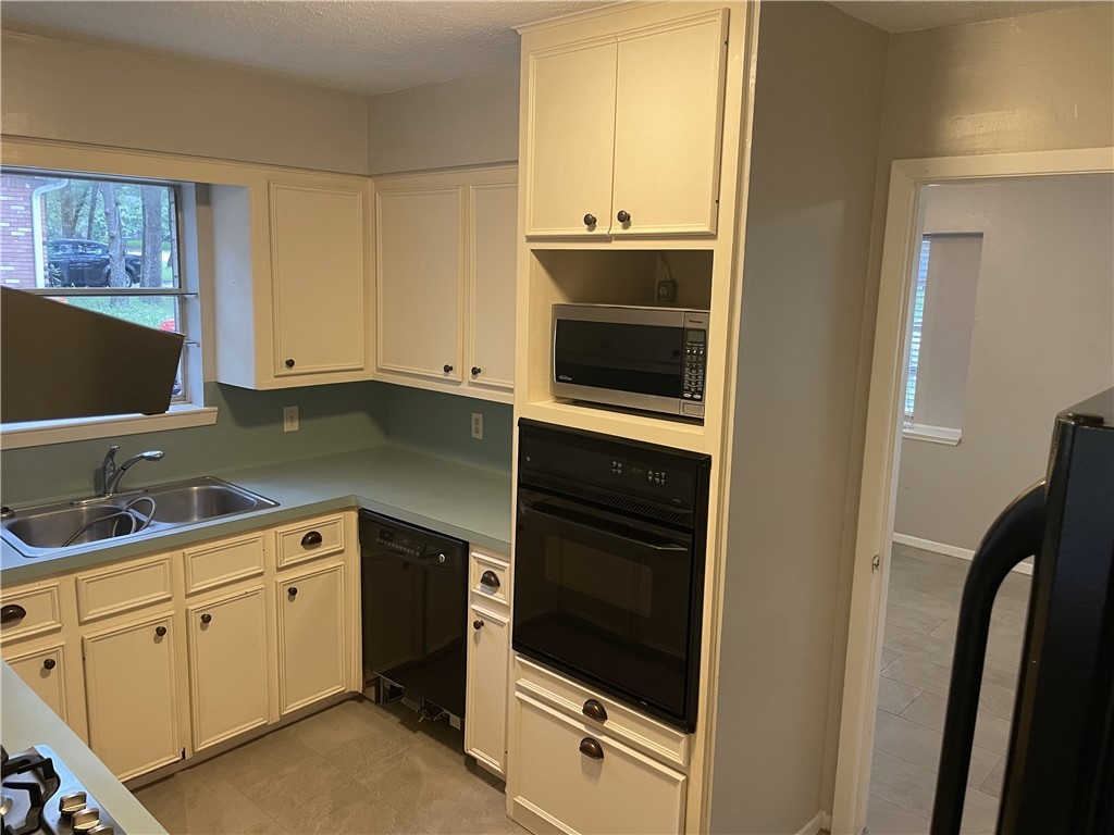 College Station Condo: 1104 Neal Pickett Drive