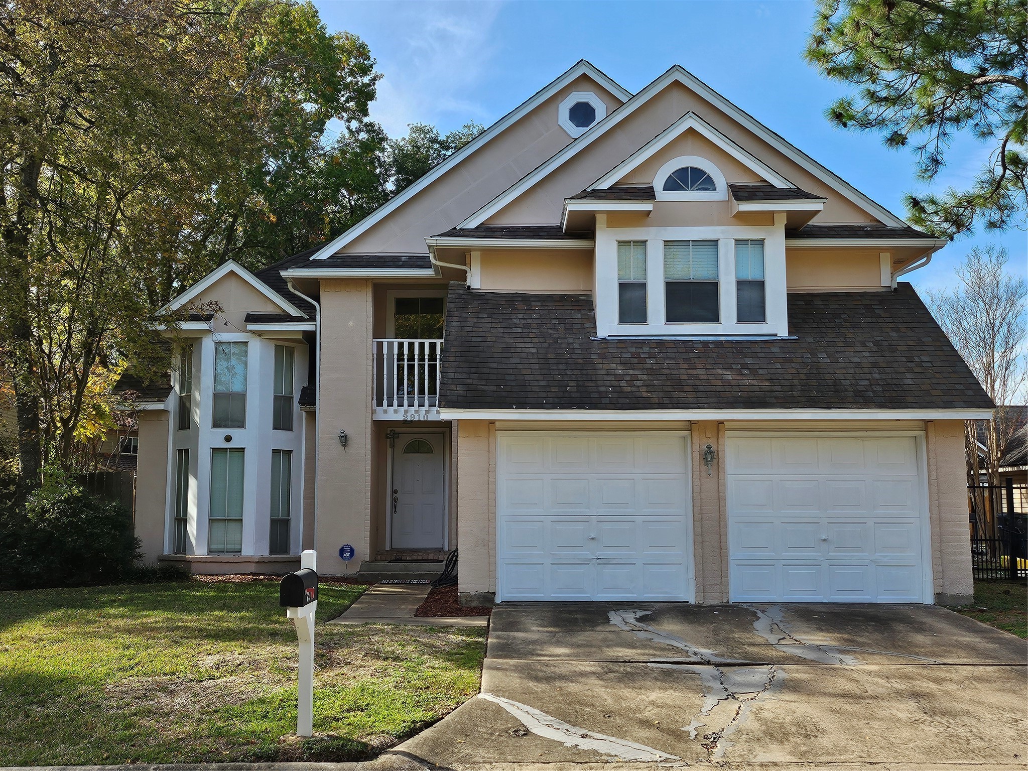 Houston Condo: 2910 Skypark Drive