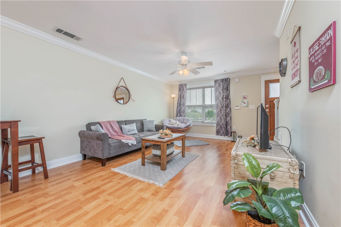 College Station Condo: 1725 Harvey Mitchell Parkway South