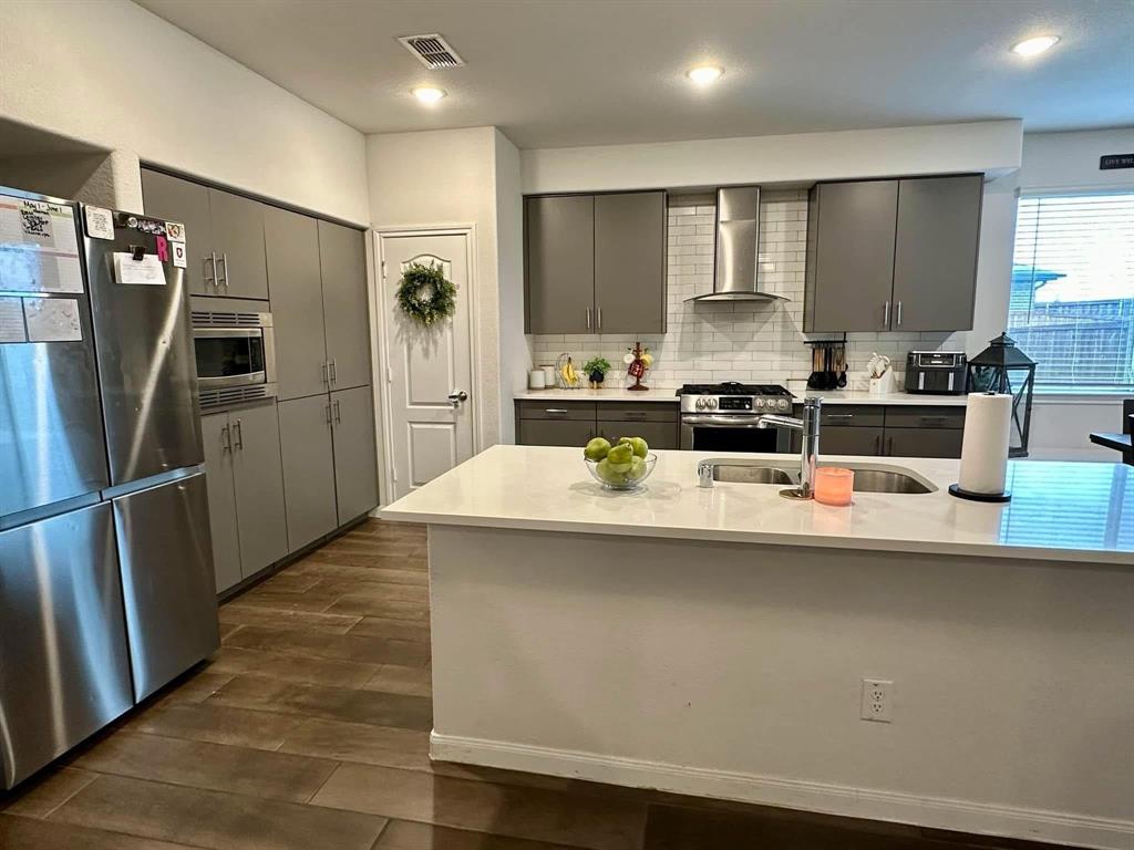 Aubrey Condo: 804 Saratoga Road