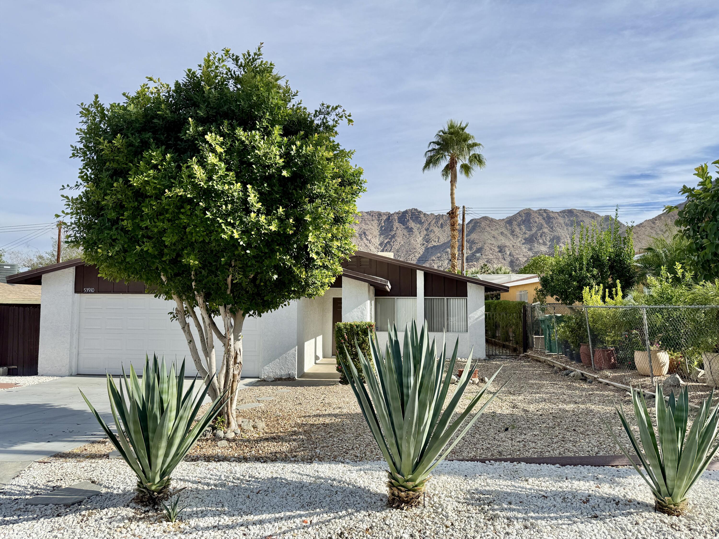 La Quinta Condo: 53910 Avenida Herrera