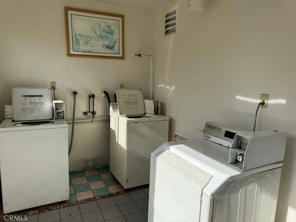 Van Nuys Condo: 6438 Mammoth Avenue