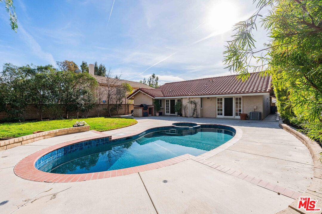 Canyon Country Condo: 17141 Nevette Court