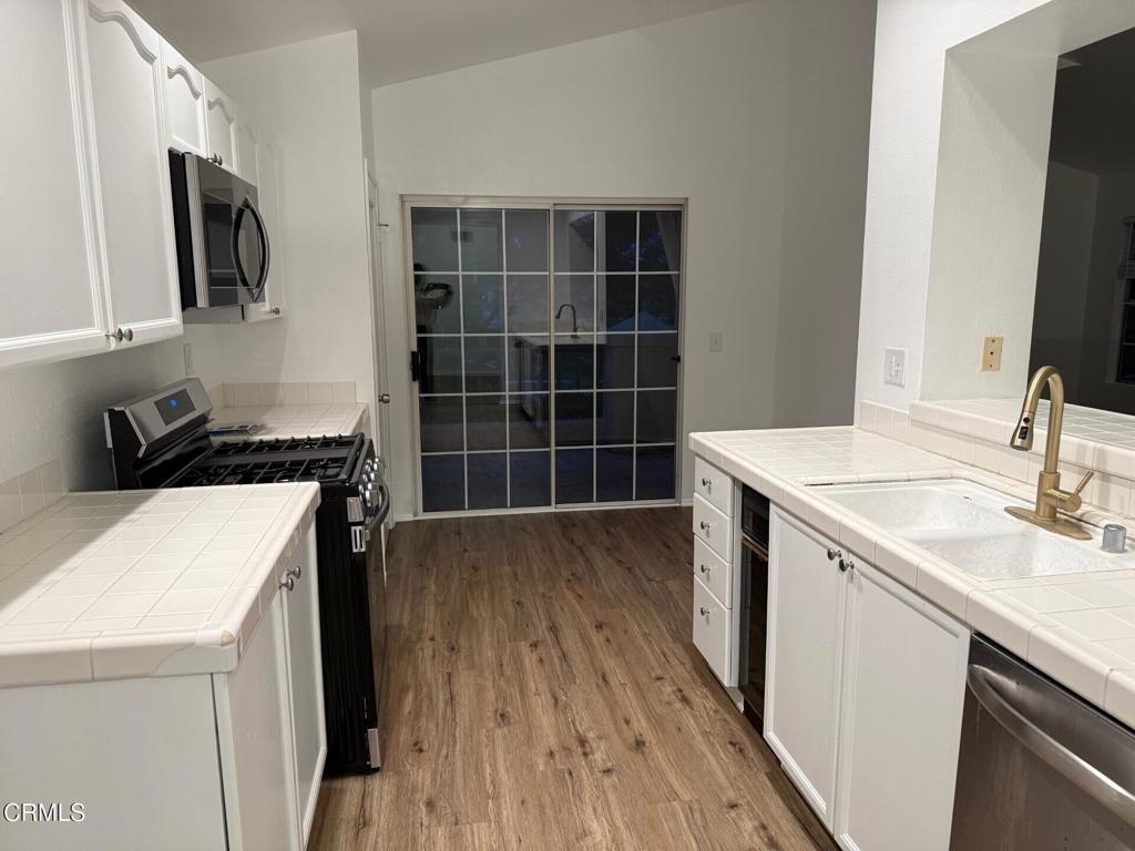 Oxnard Condo: 1321 Jamaica Lane