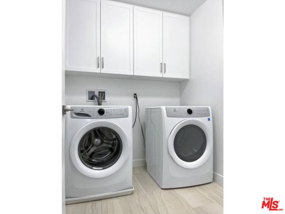 Reseda Condo: 7105 Tampa Avenue