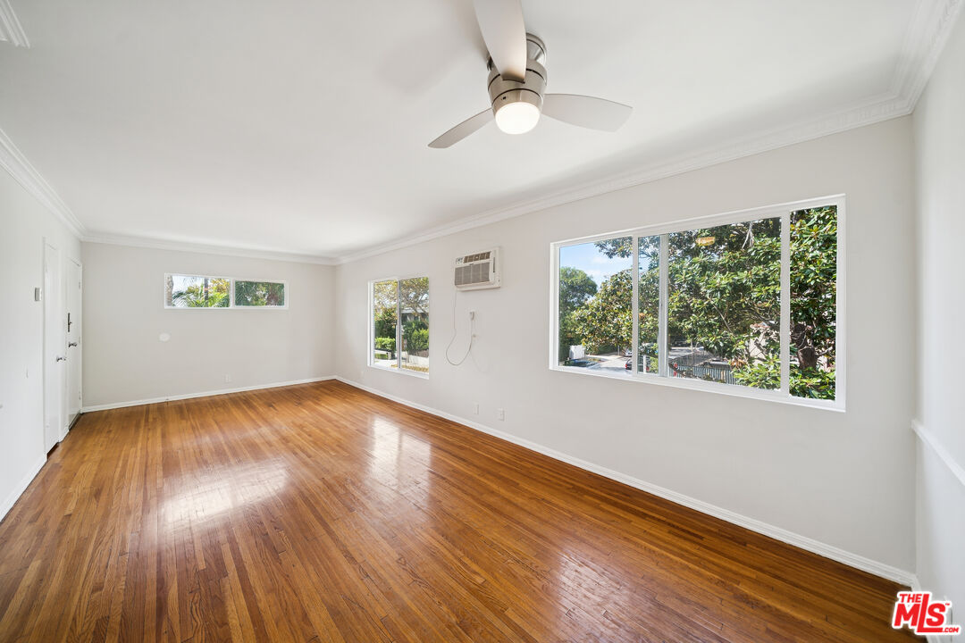 West Hollywood Condo: 7571 Willoughby Avenue