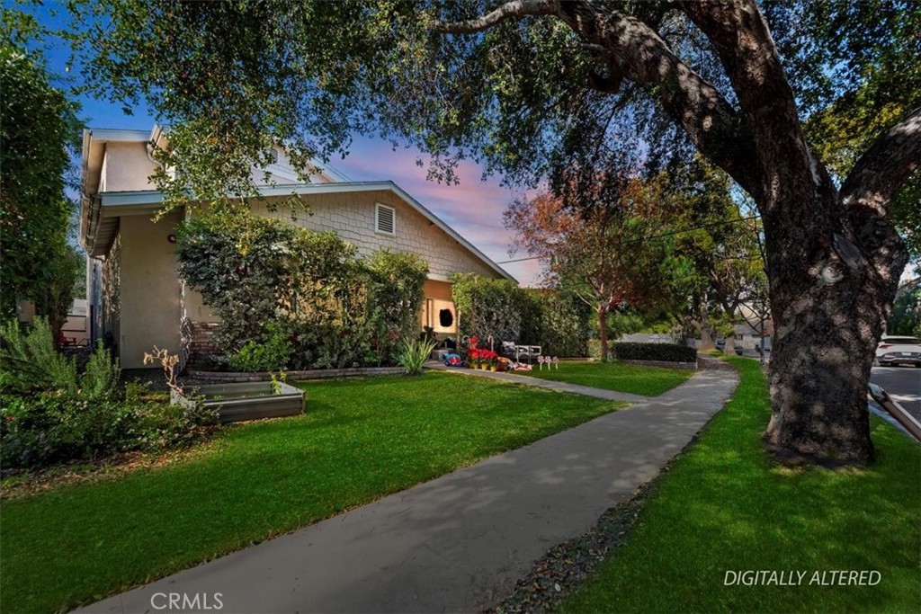 Burbank Condo: 637 North Fairview Street