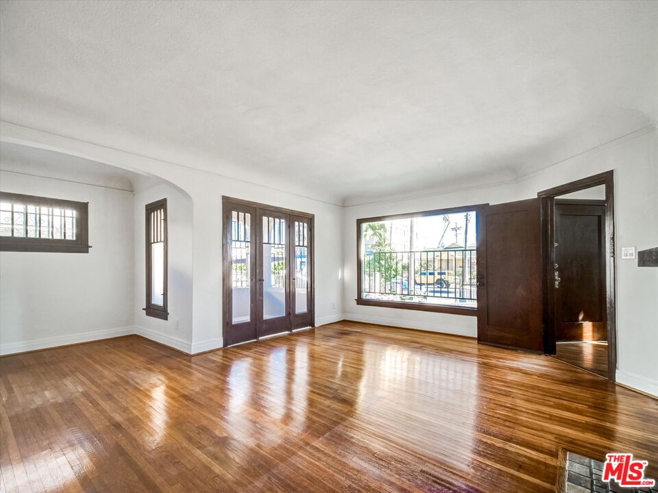 Los Angeles Condo: 243 North Berendo Street