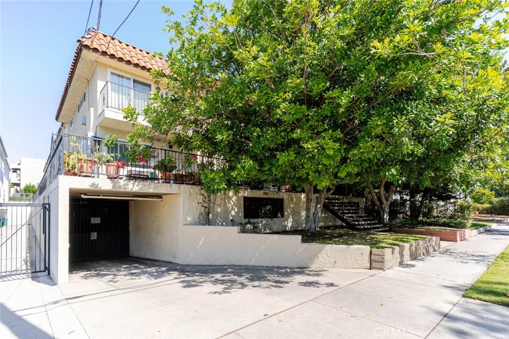 Glendale Condo: 909 East Garfield Avenue
