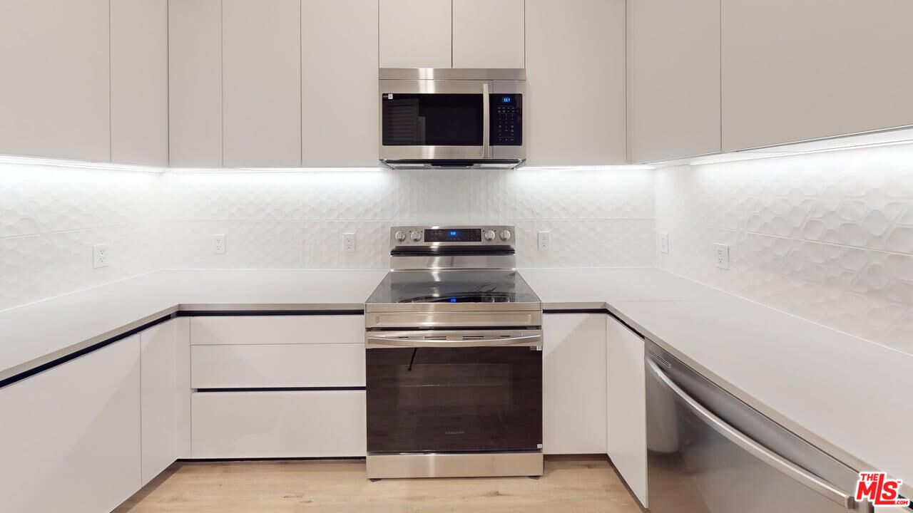 Glendale Condo: 414 North Orange Street