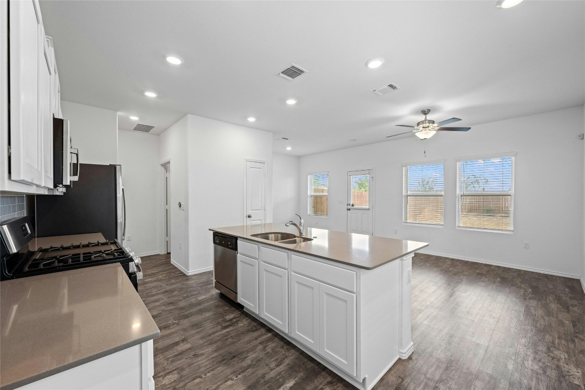 Del Valle Condo: 15216 Spruce Frost Cove