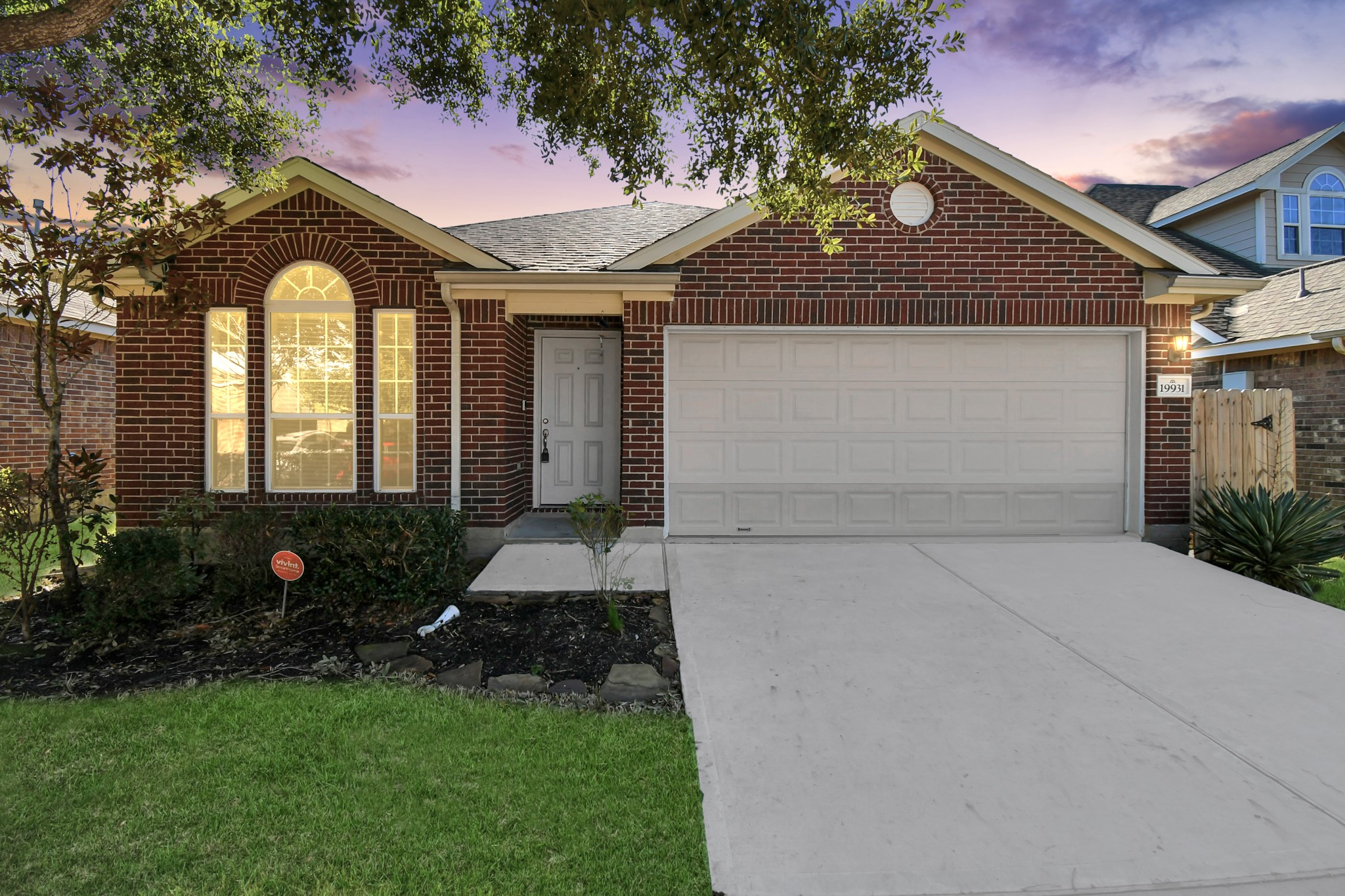 Richmond Condo: 19931 Roycroft Lane