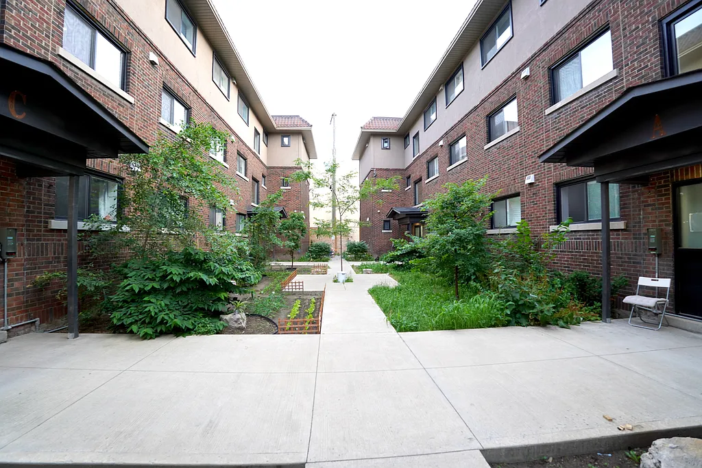 Hamilton Condo: 540 King St E