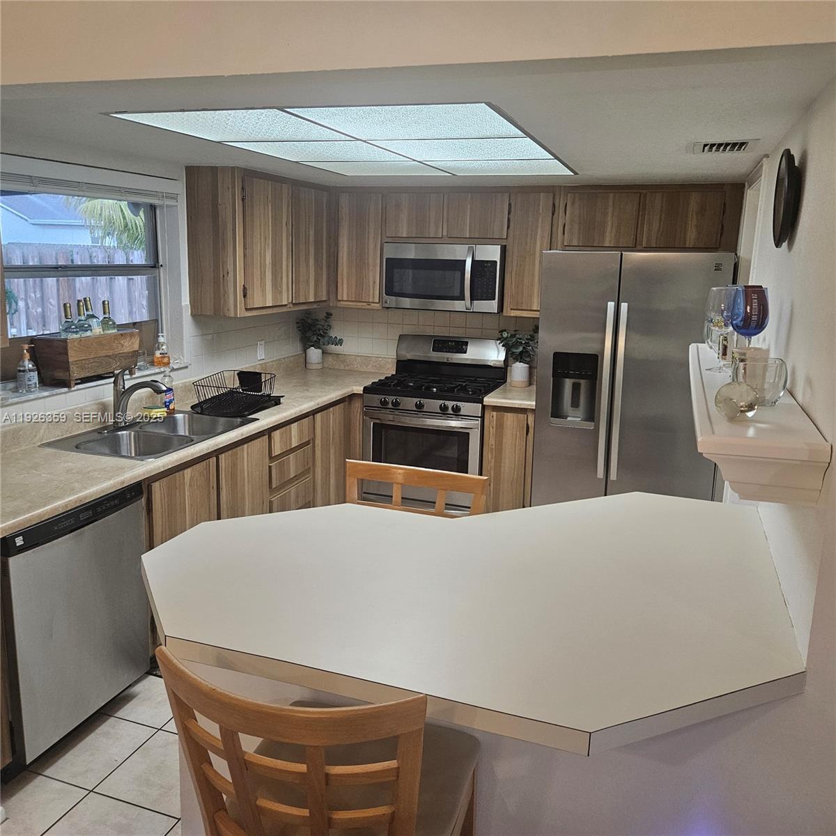 Sunrise Condo: 11461 Northwest 45th Place