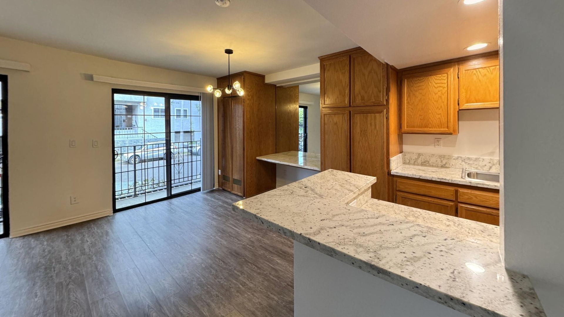 Los Angeles Condo: 12506 Pacific Ave