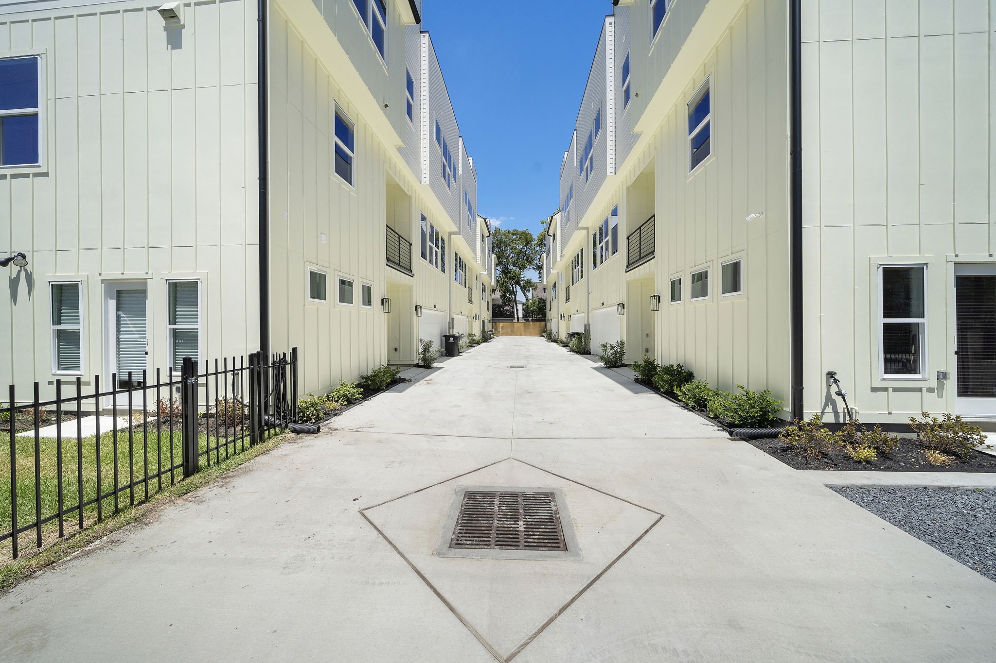 Houston Condo: 1015 West 24th Street