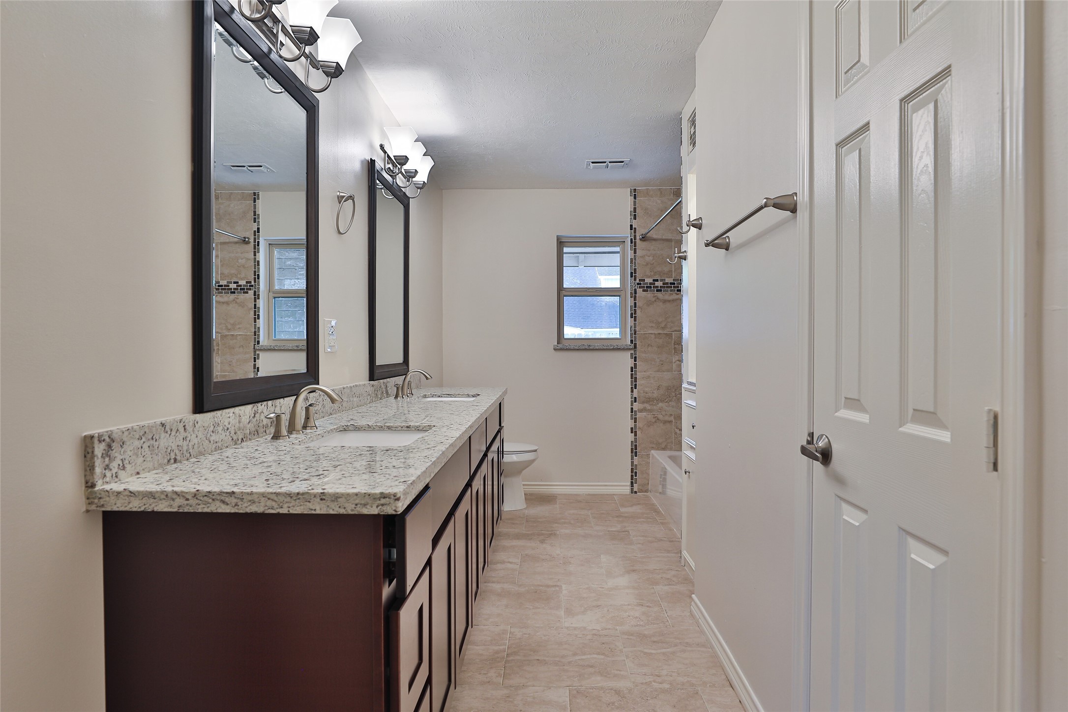 Houston Condo: 2706 Stetson Lane