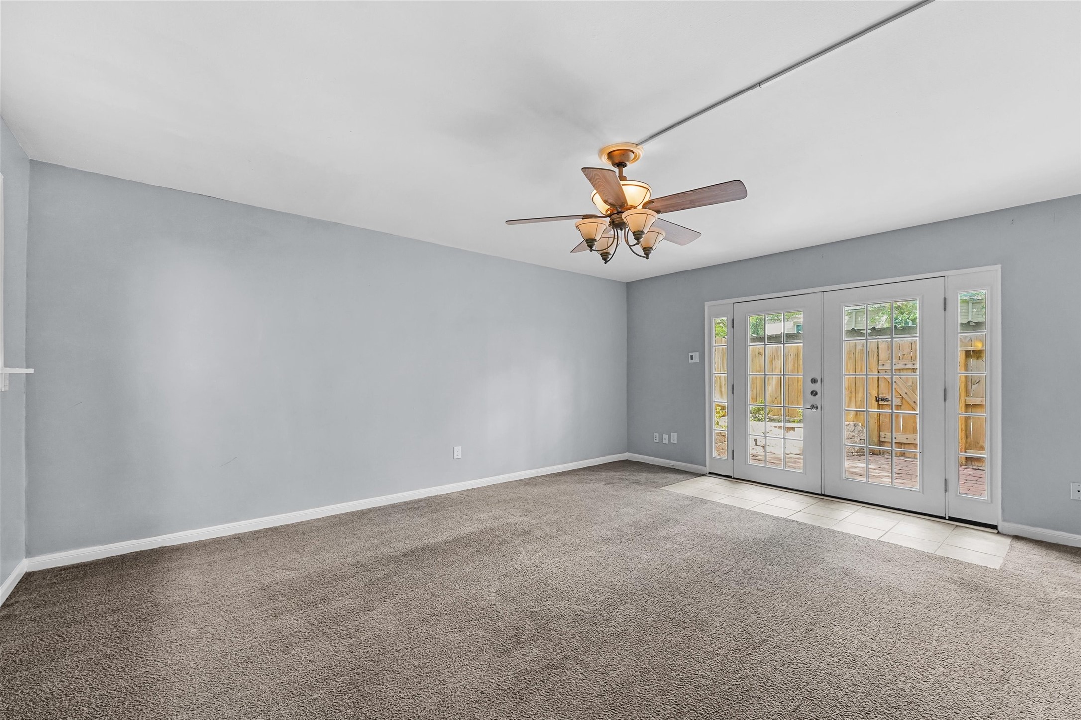 Houston Condo: 5237 Arboles Drive