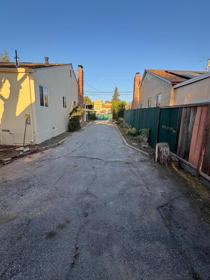 San Jose Condo: 277 Kirk Avenue