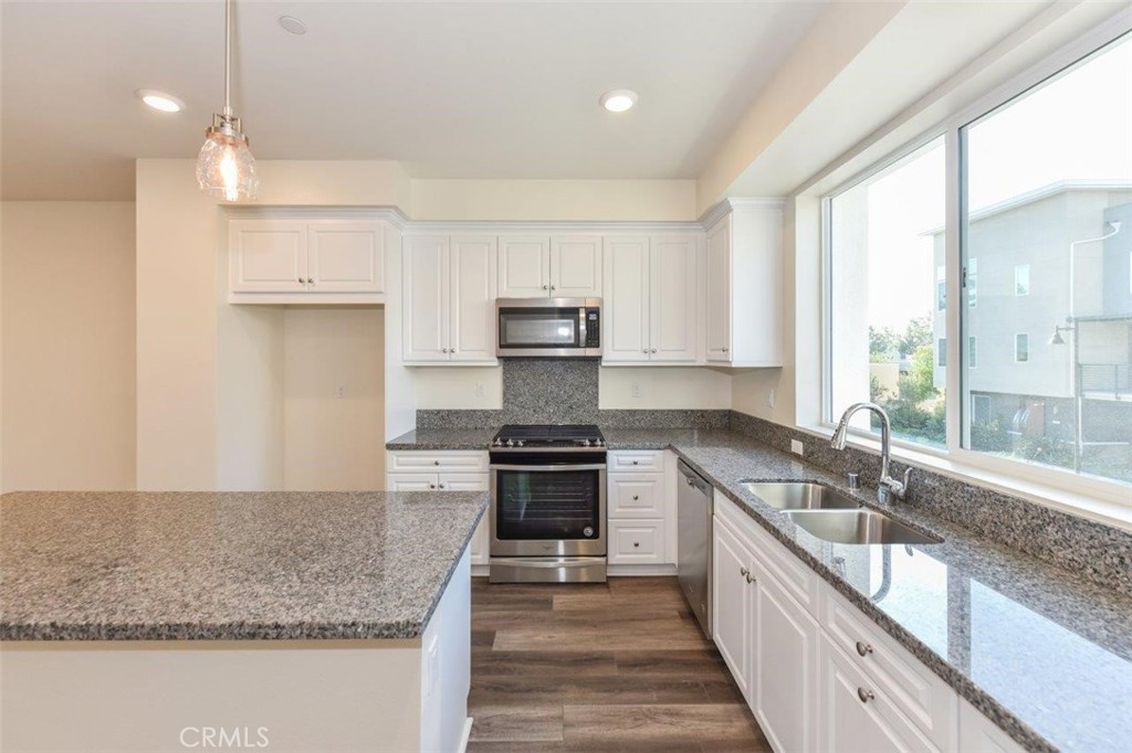 Irvine Condo: 106 Unity