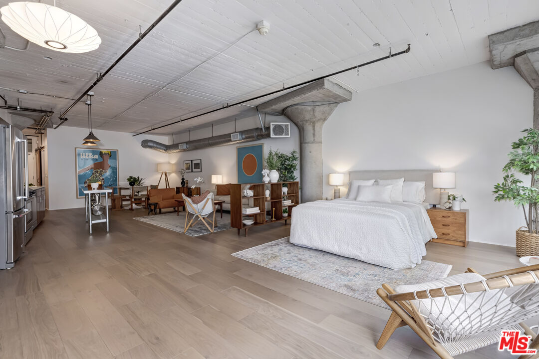 Los Angeles Condo: 200 North San Fernando Road