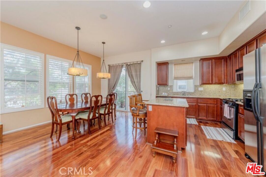 Fullerton Condo: 1108 Jewett Drive