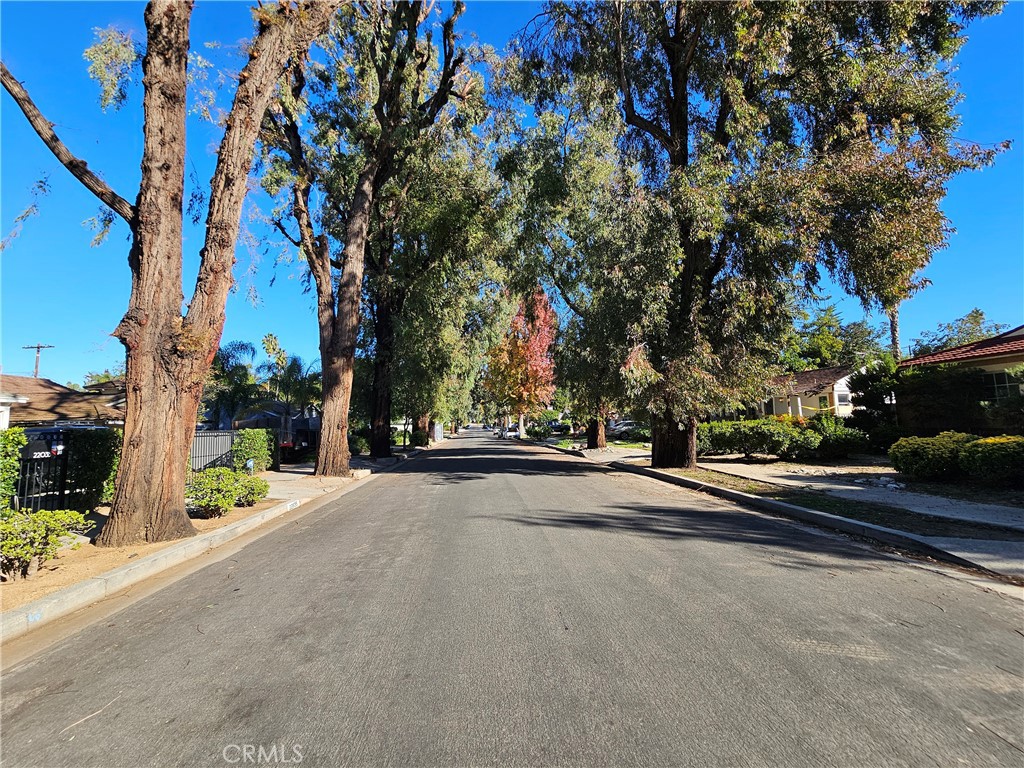 Woodland Hills Condo: 22045 De La Osa Street