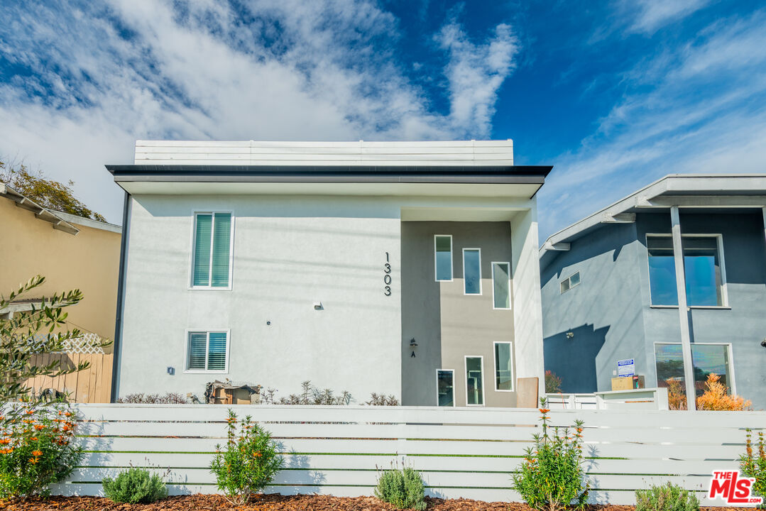 Redondo Beach Condo: 1303 Beryl Street