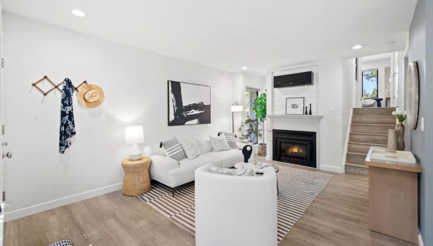 San Jose Condo: 906 La Barbera Drive