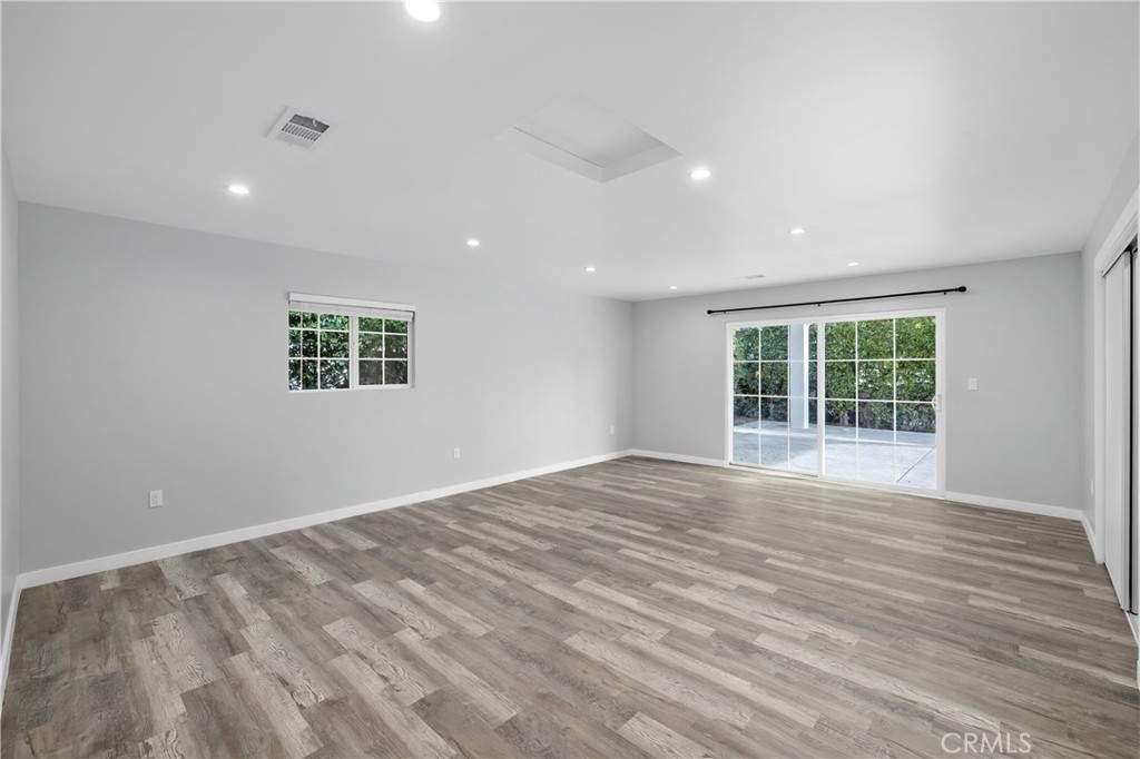 Reseda Condo: 19613 Lanark Street