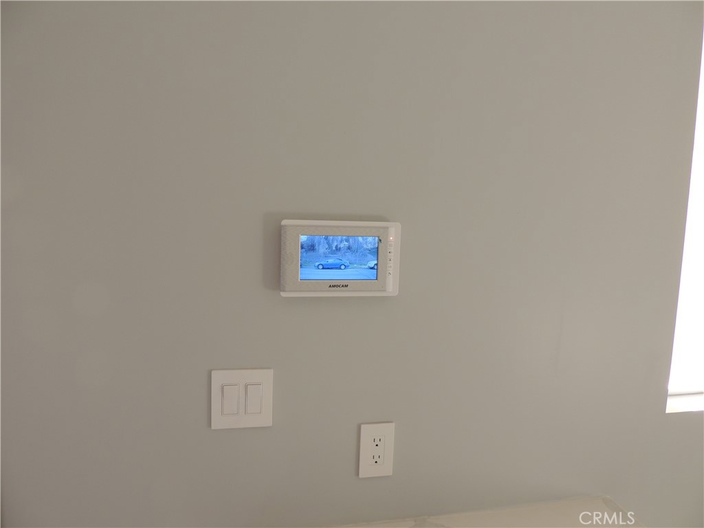 Woodland Hills Condo: 22735 Del Valle Street