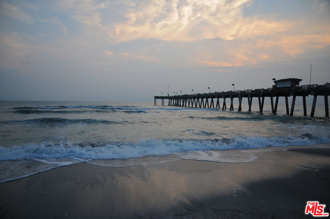 Venice Condo: 120 Driftwood Street