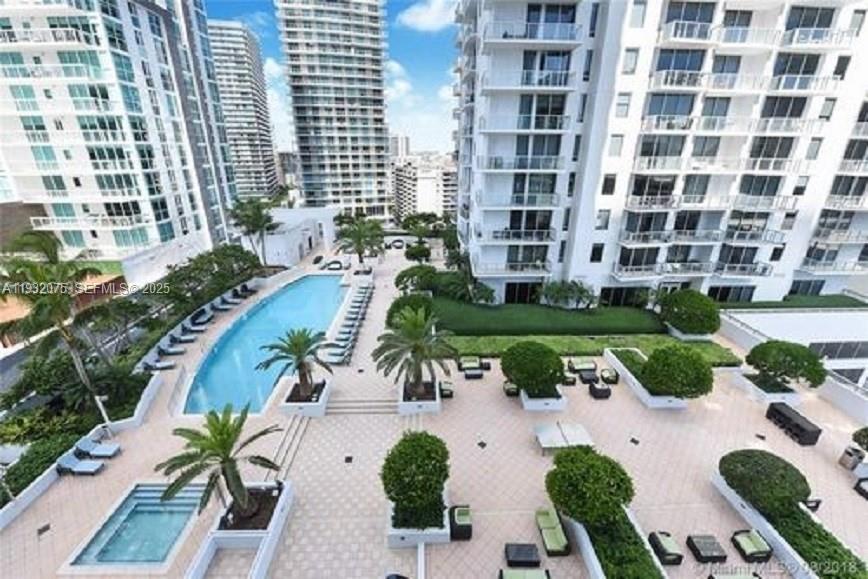 Miami Condo: 1050 Brickell Avenue
