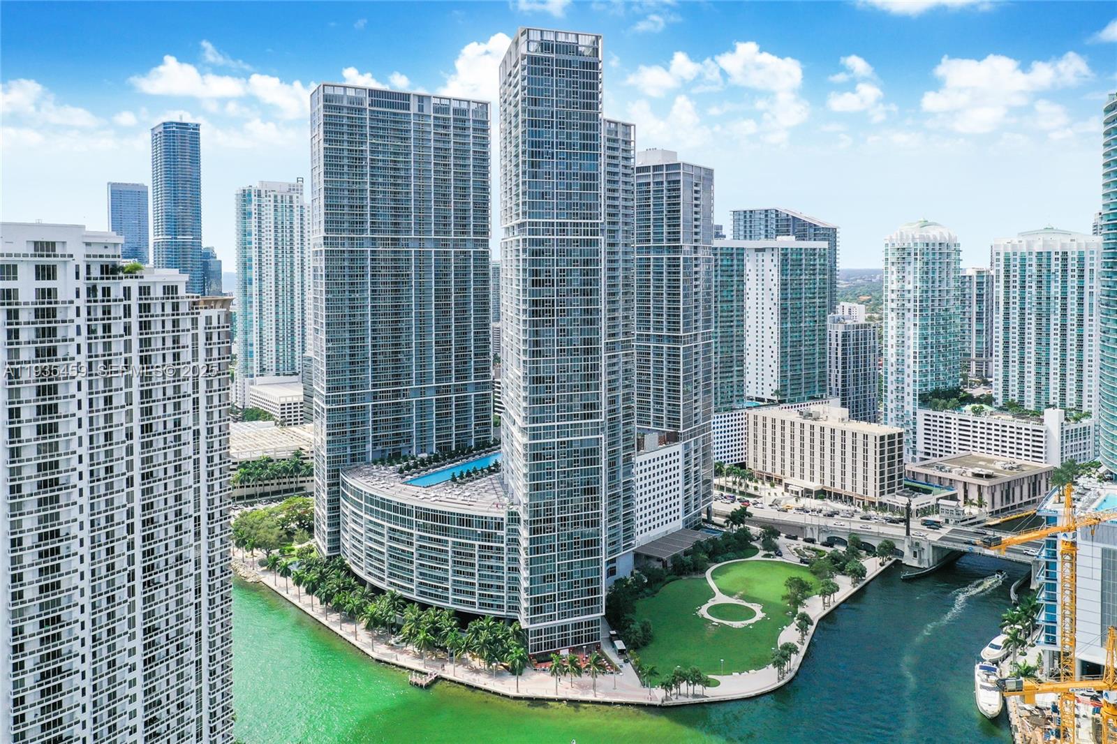 Miami Condo: 475 Brickell Avenue