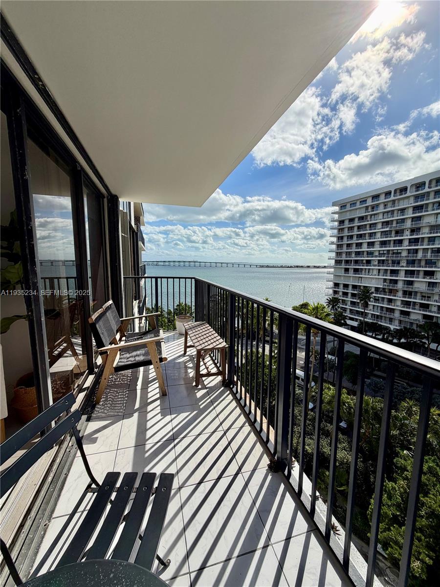 Miami Condo: 1450 Brickell Bay Drive