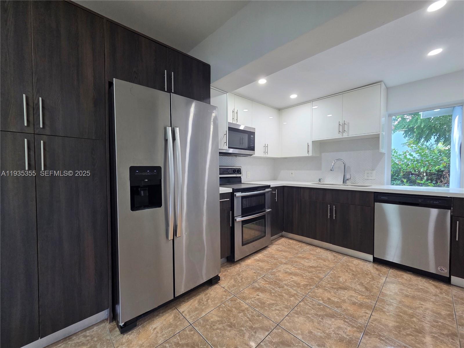 Miami Condo: 6240 Southwest 21st Street