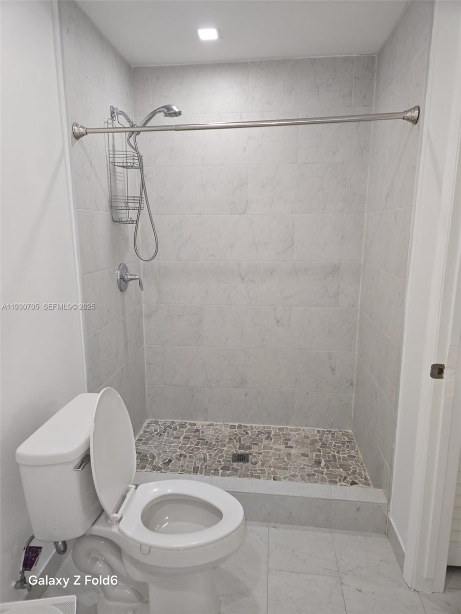 Hialeah Condo: 19251 Northwest 61st Avenue