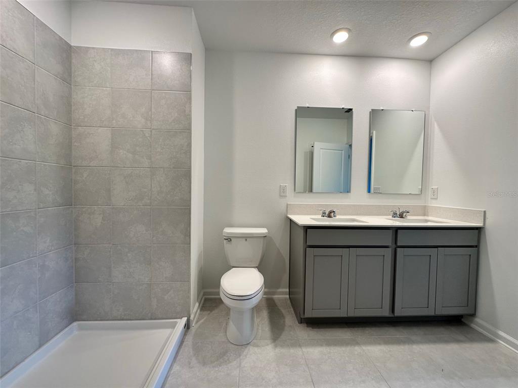 Davenport Condo: 335 Loch Court