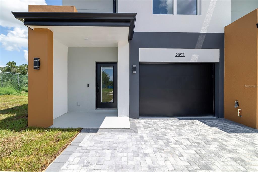 Davenport Condo: 2005 Barroso Street