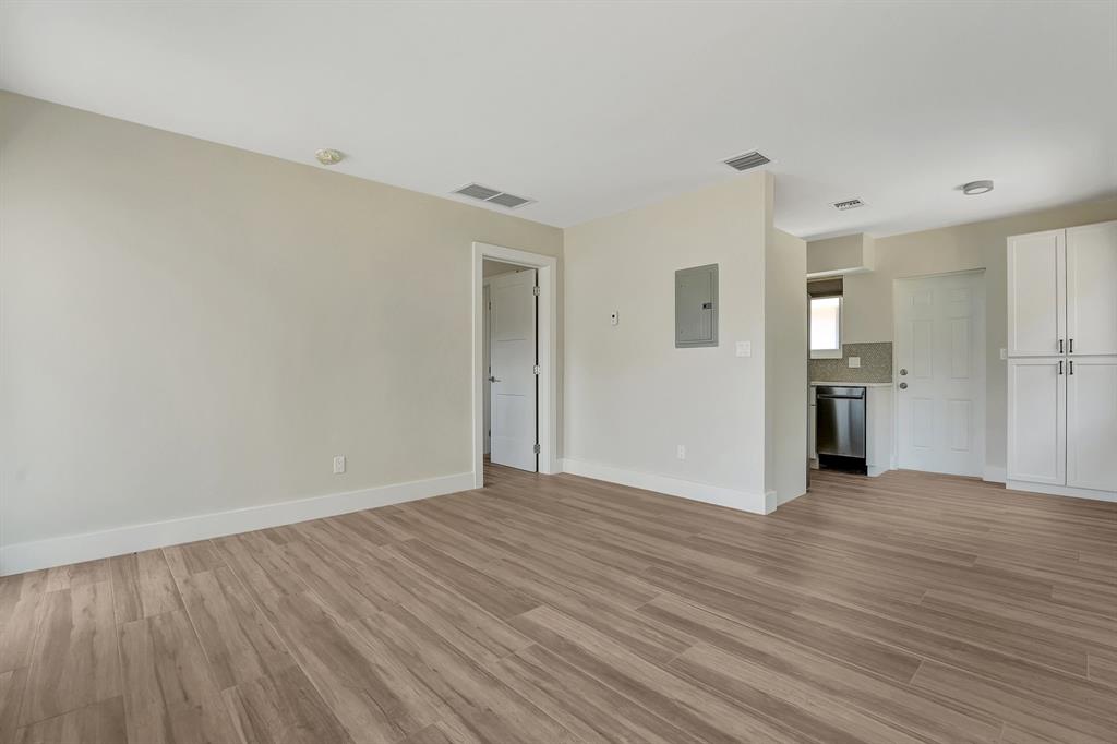Oakland Park Condo: 875 Northeast 39th Street