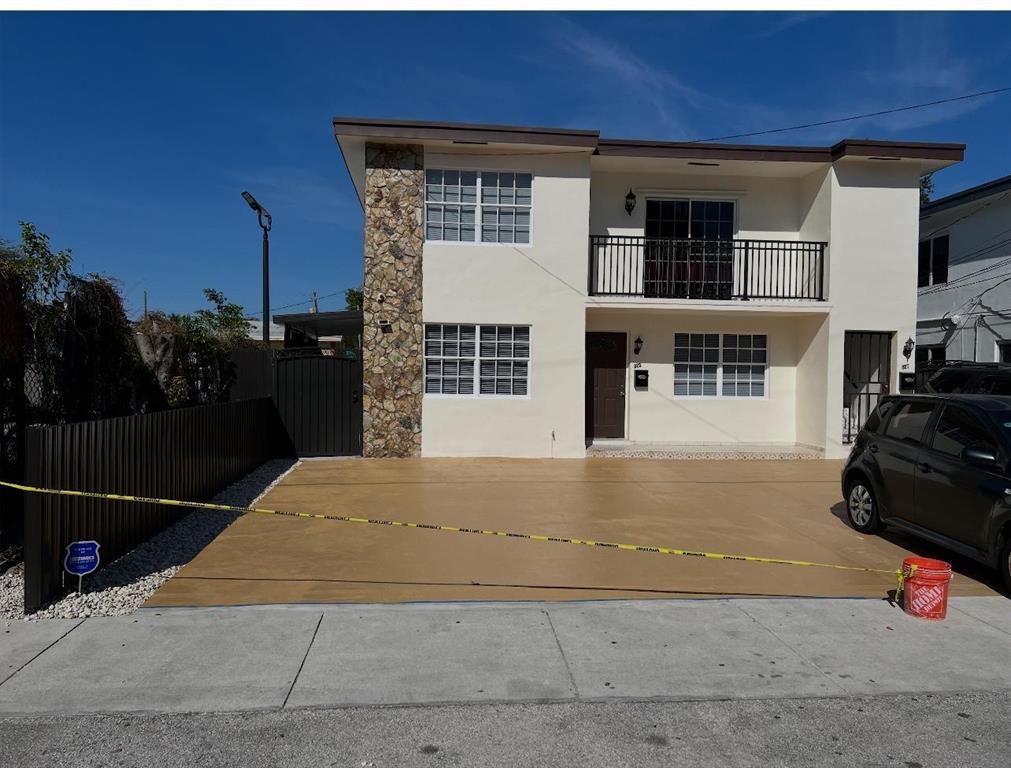 Hialeah Condo: 827 Southeast 12th Street