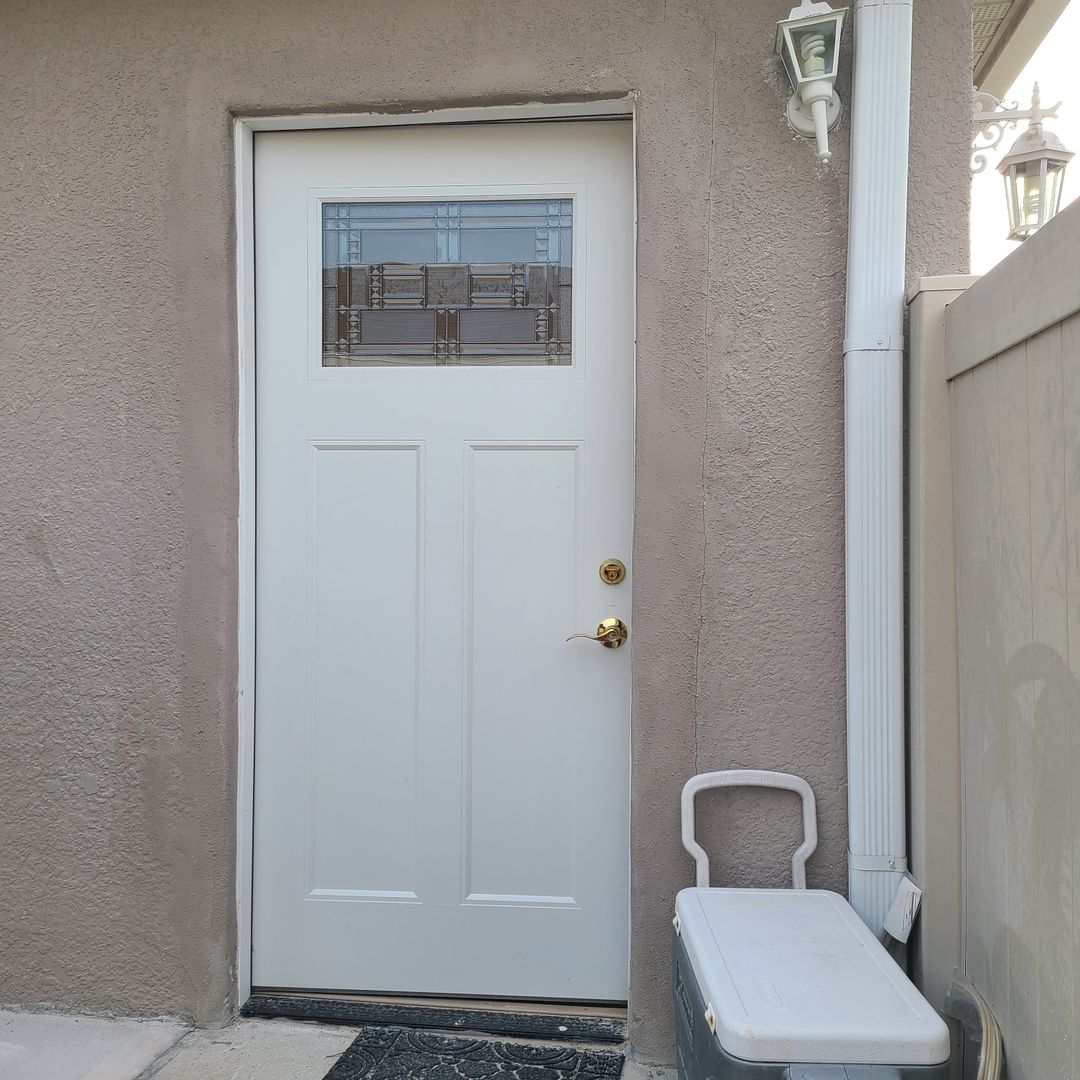 Deltona House: 663 Sullivan Street