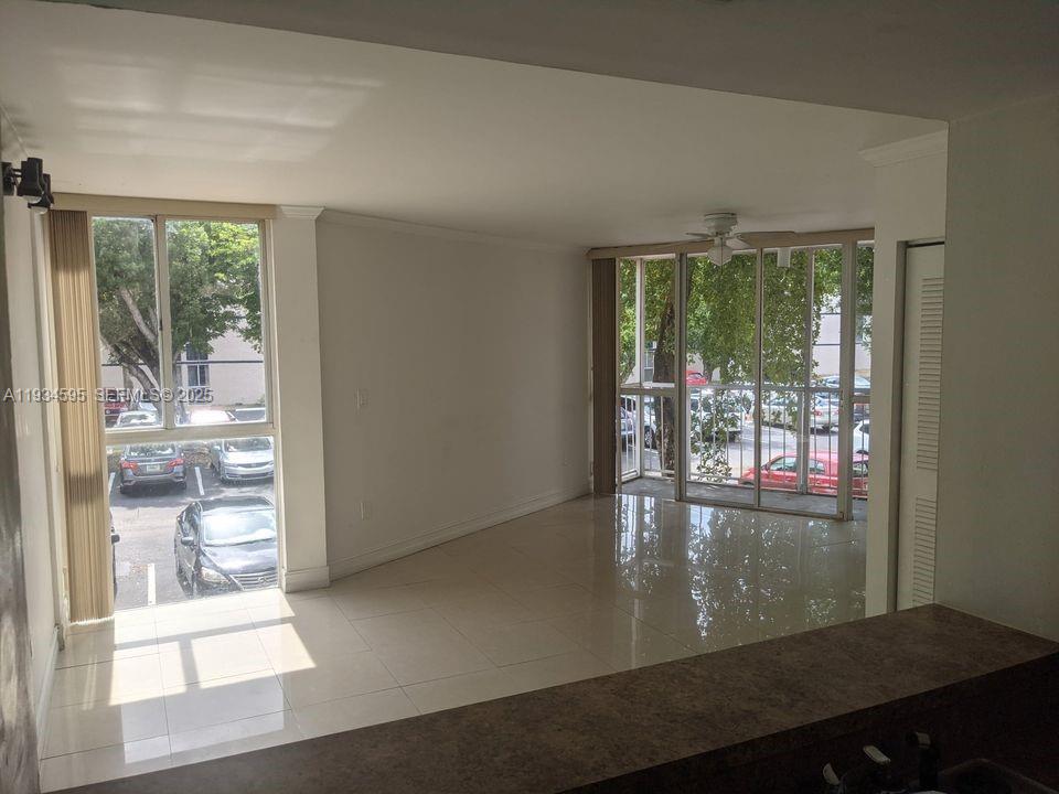 Hialeah Condo: 7125 Northwest 186th Street