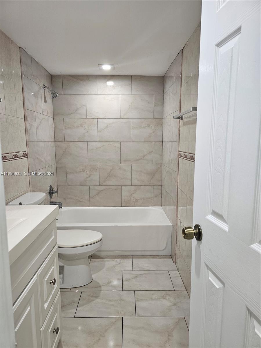 Hialeah Condo: 6930 Miami Gardens Drive