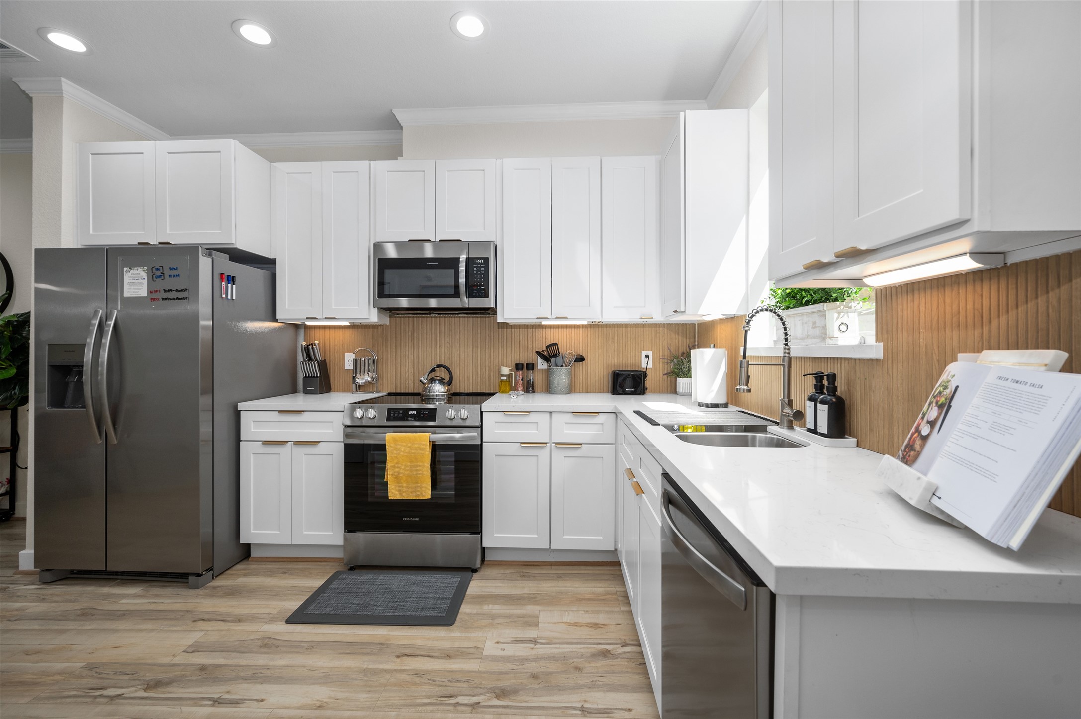 Houston Condo: 7089 Tierwester Street