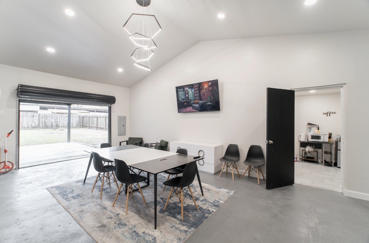 Willis Condo: 10864 Pecan Street