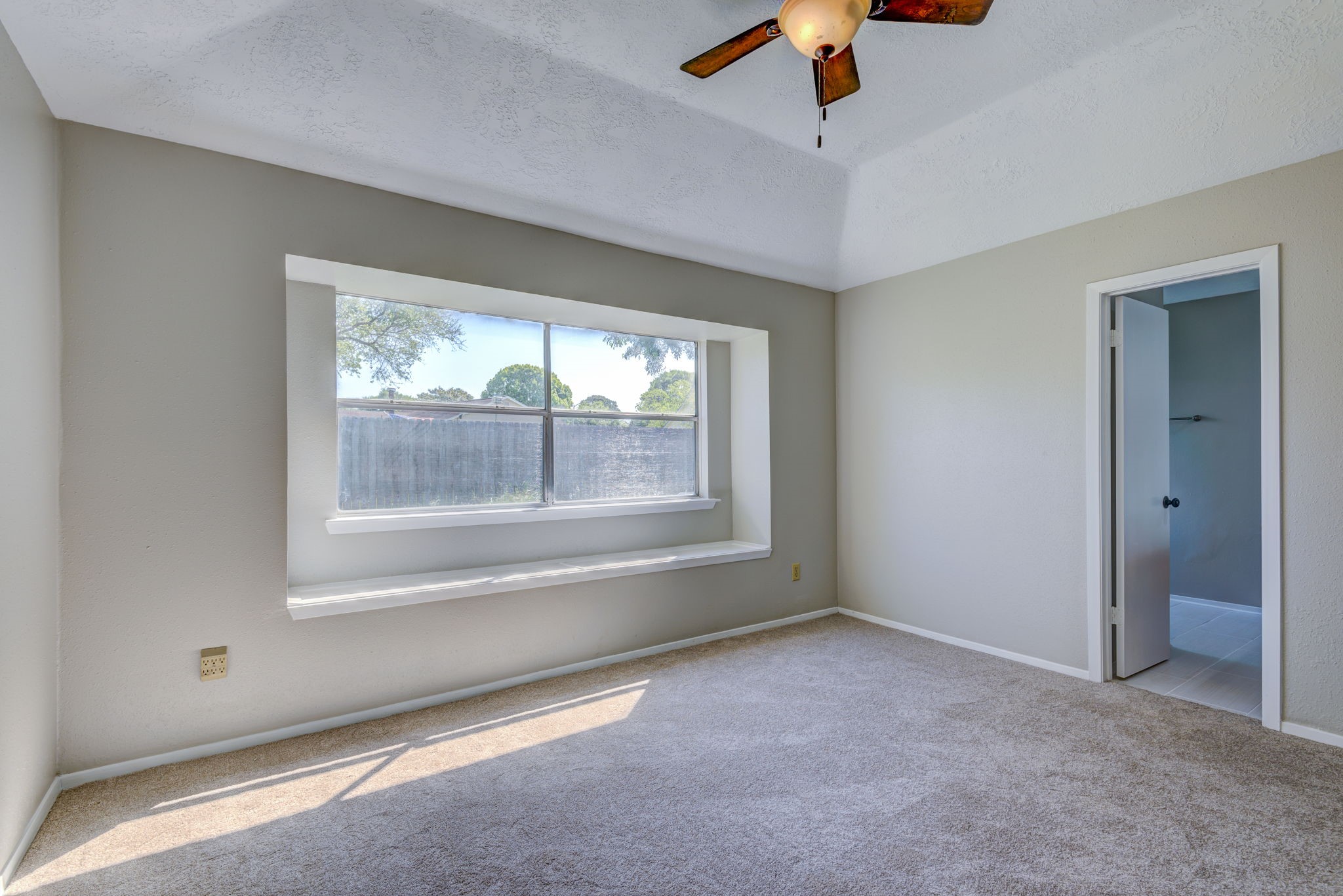 League City Condo: 412 Meadowpoint Drive