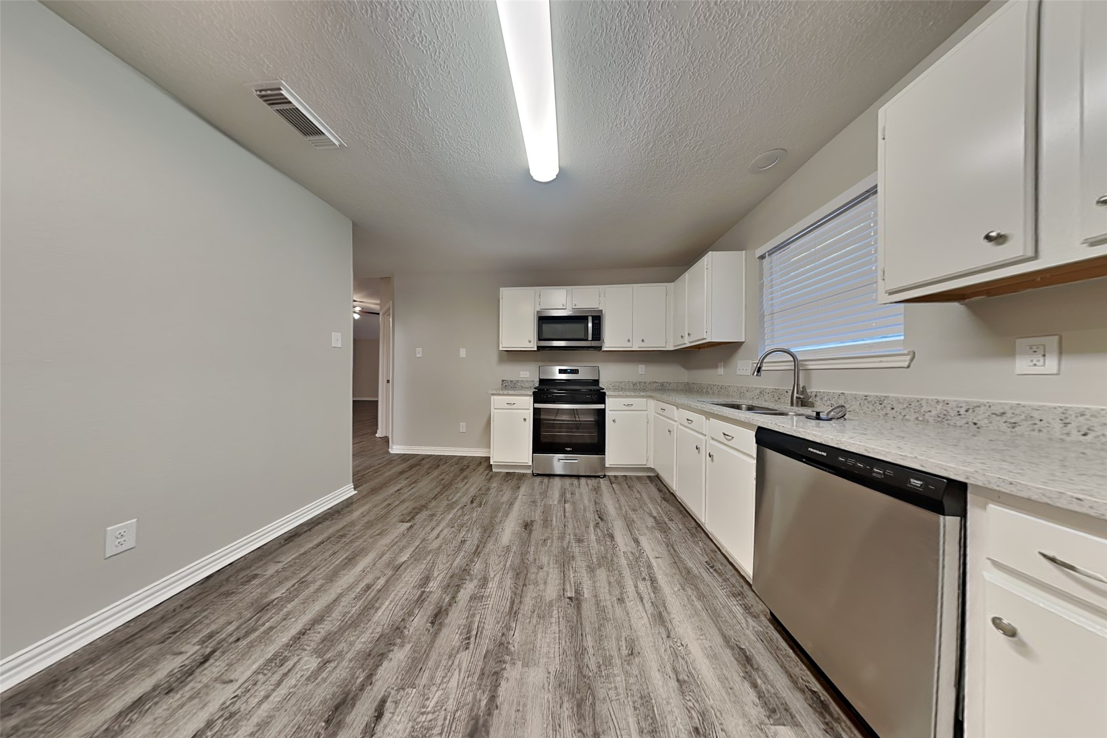 Humble Condo: 18623 Singing Woods Drive