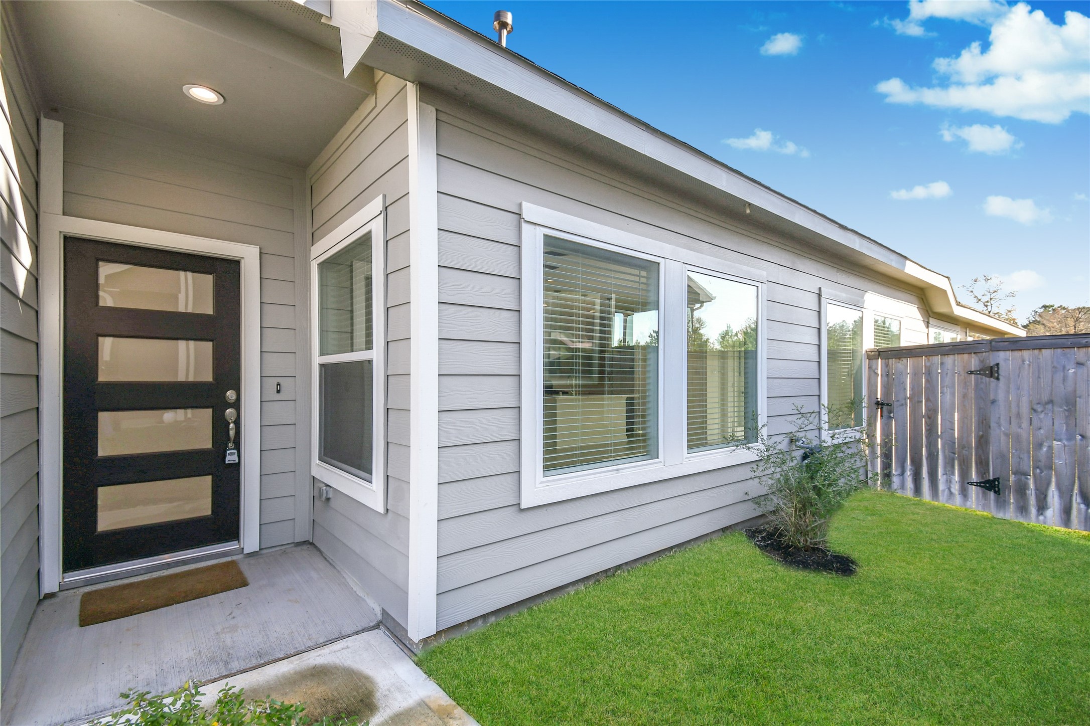 Montgomery Condo: 623 Silver Pear Court